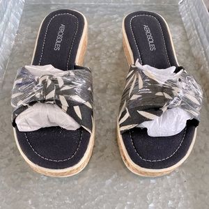 Aerosoles Black Ropus Pocus Sandals (NWOT)